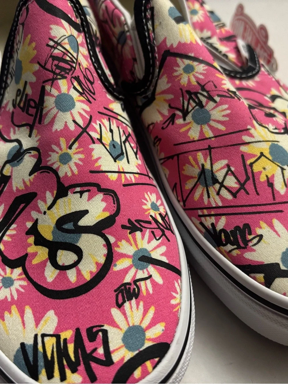New! Vans off the wall slip on canvas shoes pink graffiti size M6.5/W8